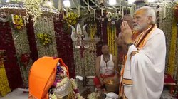 महाकाल मंद‍िर में पीएम नरेंद्र मोदी ने की पूजा, जान‍िए उज्‍जैन में पीएम-सीएम के रात्र‍ि प्रवास को लेकर है क्‍या मान्‍यता