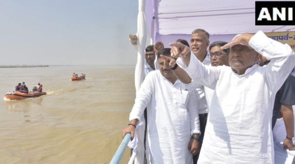  छठ घाटों का जायजा लेने निकले नीतीश कुमार (Photo Source- ANI)