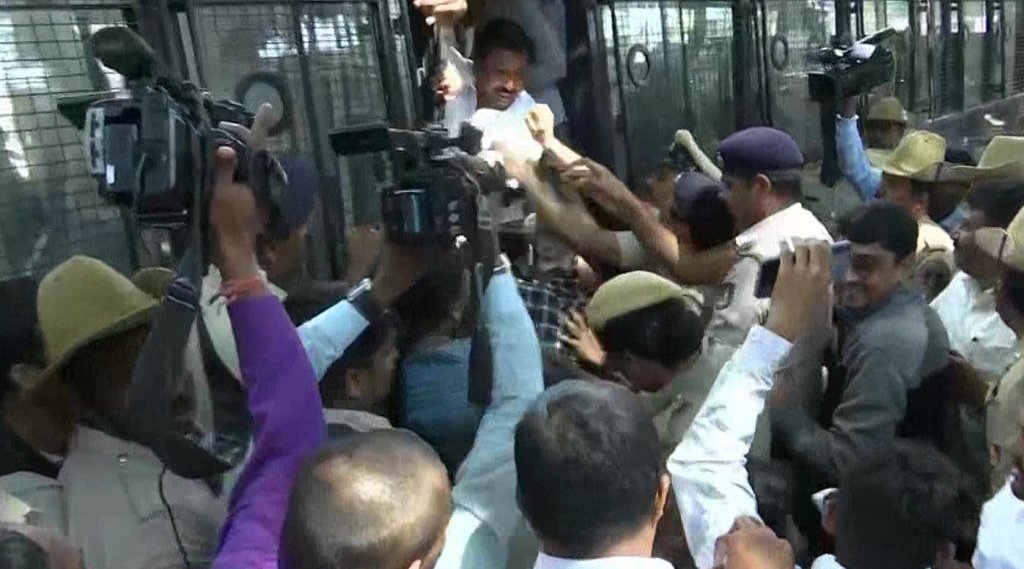 Karnataka Police| Congress Workers Detained| Congress Protest
