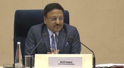 EC on Gujarat Poll: हिमाचल के साथ क्यों नहीं हुआ गुजरात चुनाव की तारीखों का ऐलान?, जानिए CEC का जवाब