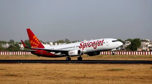 SpiceJet, SpiceJet Aircraft Emergency Landing, Hyderabad Airport News