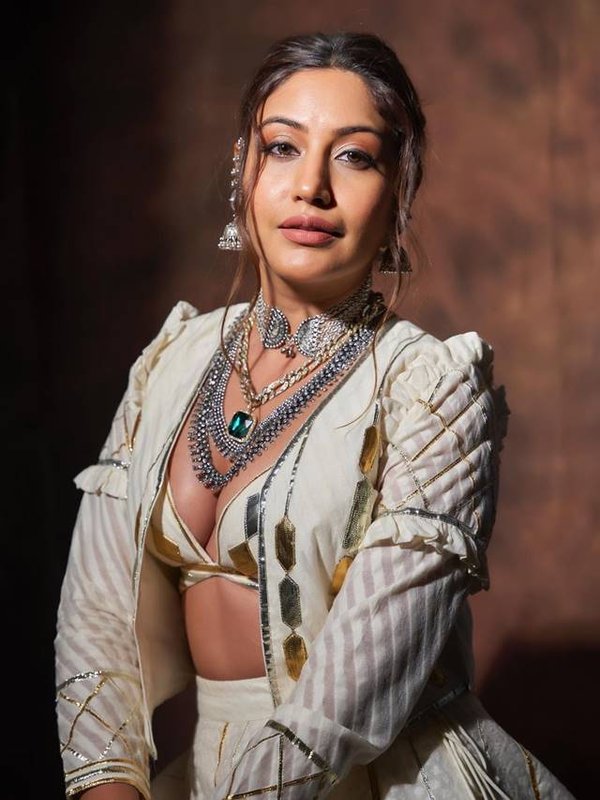 surbhi stuns
