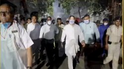 रात के अंधेरे में निरीक्षण करने NMCH पहुंचे तेजस्वी यादव खिड़कियों से झांक कर देखी व्यवस्था, चिकित्सा अधिकारी को किया सस्पेंड