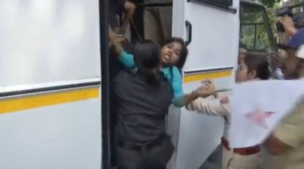 West Bengal, Kolkata police detain TET qualified students, TET qualified
