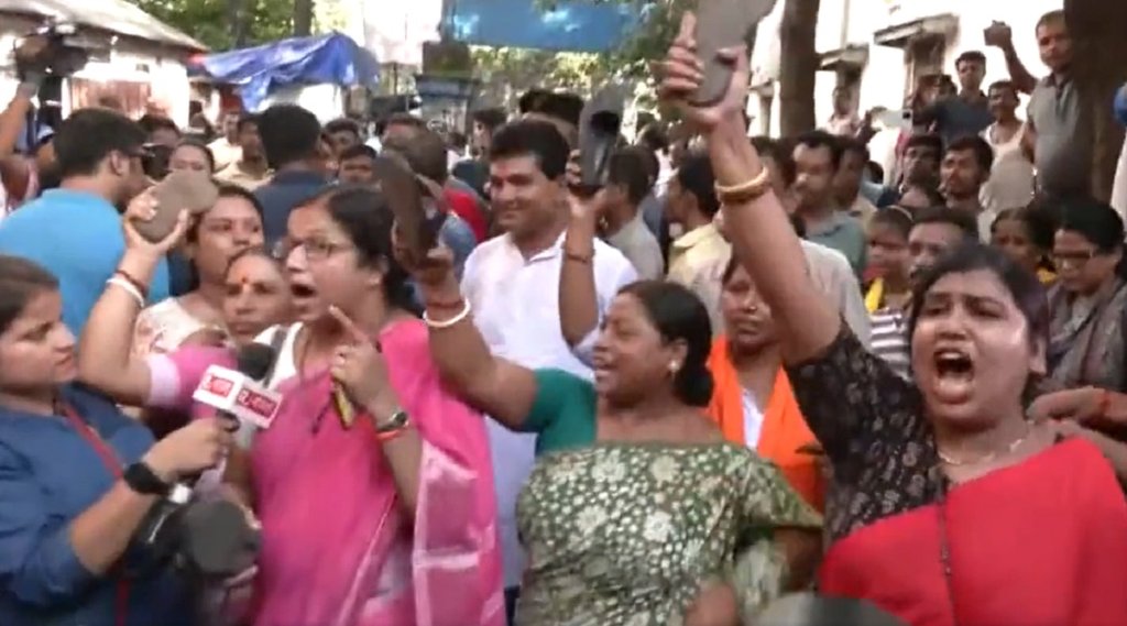 West Bengal| TMC Leader Arrest| BJP Workers Shows Slipper