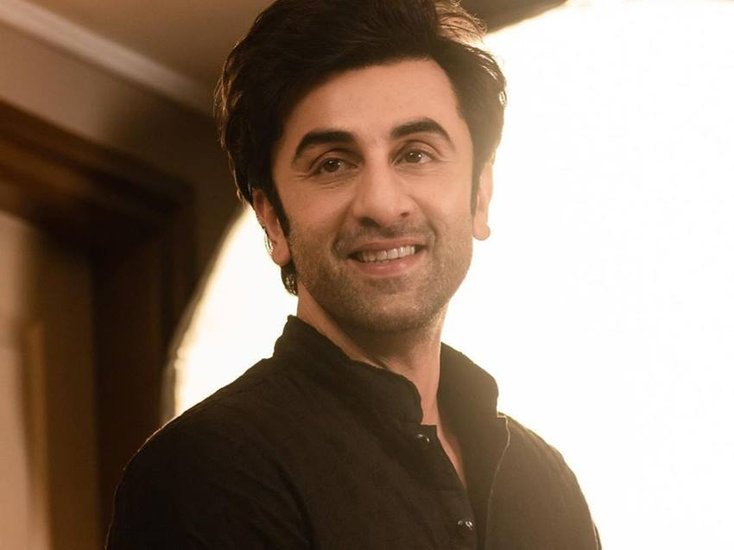Ranbir Kapoor: रणबीर कपूर ने सिर्फ 10वीं तक पढ़ाई की है। 10वीं के बाद वह न्यूयॉर्क चले गए और एक्टिंग के गुर सीखने लगे। (Photo: Social Media))