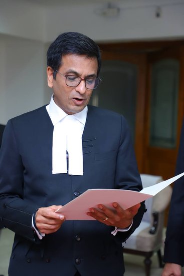 वह अयोध्या, सबरीमाला मंदिर में महिलाओं के प्रवेश और समलैंगिकता को अपराध ना मानने जैसे महत्वपूर्ण फैसलों में शामिल रहे थे। (Photo: PTI)