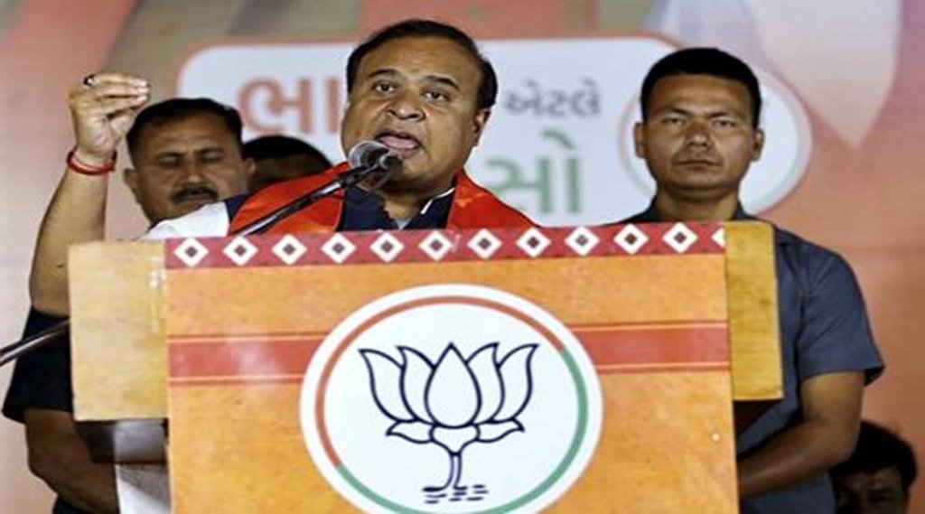 मंगलवार, 22 नवंबर, 2022 को अहमदाबाद में एक जनसभा के दौरान असम के मुख्यमंत्री हिमंत बिस्वा सरमा। (पीटीआई फोटो) 