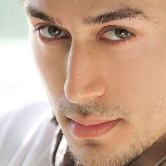 टाइगर श्रॉफ की आंखें हल्के भूरे रंग की हैं। (Photo: Tiger Shroff Instagram)