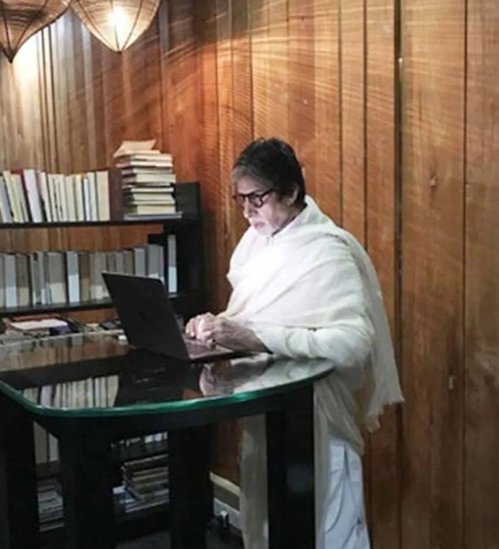 अमिताभ बच्चन ने भी अपने घर जलसा के अंदर अपना ऑफिस बना रखा है। (Photo: Amitabh Bachchan Twitter)