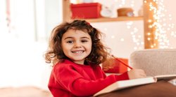 Ladali Yojana: बच्‍ची की पढ़ाई का खर्च उठाती है सरकार, जानिए कौन और कैसे उठा सकता है लाभ