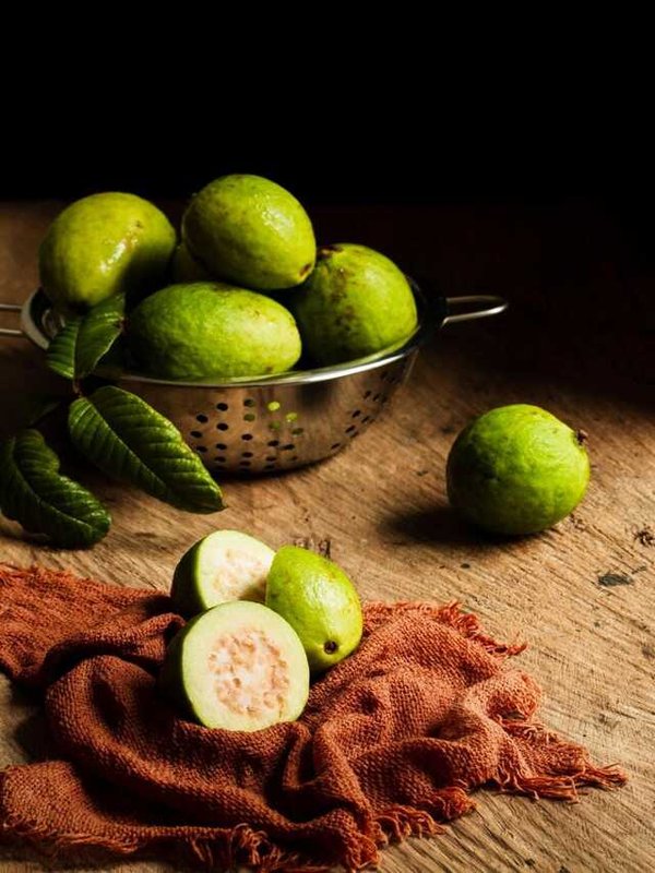 DEMERITS OF EATING GUAVA IN LARGE AMOUNT