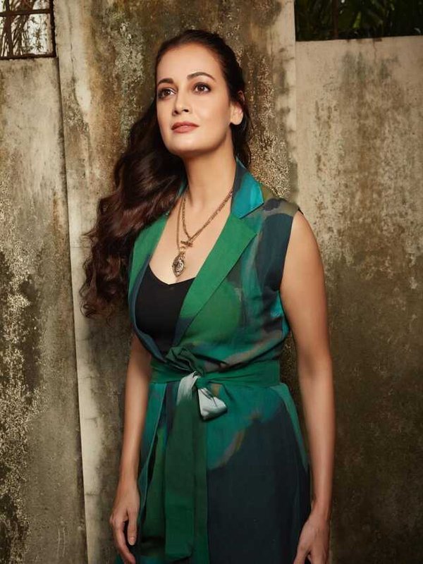 DIA MIRZA IN SIMPLE SAADGI LOOK