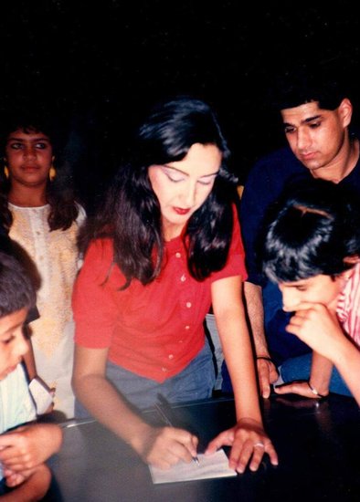 एक्टिंग में आने से पहले दलजीत कौर ने दिल्ली के प्रतिष्ठित लेडी श्रीराम कॉलेज से ग्रेजुएशन किया था। वह कबड्डी और हॉकी की नेशनल प्लेयर भी रही थीं। (Photo: @iamdaljeetkaur/facebook)