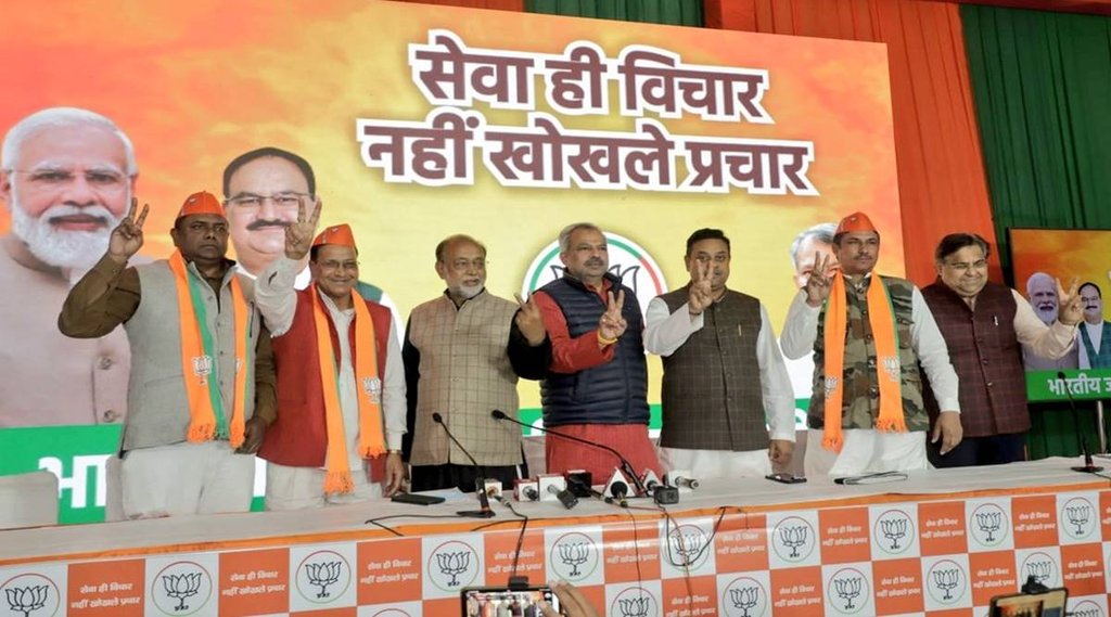 दिल्ली में भाजपा की सदस्यता ग्रहण करते कमांडो सुरेंद्र सिंह, राजू धिंगान और चौधरी फतेह सिंह। (फोटो- आदेश गुप्ता ट्विटर हैंडल)