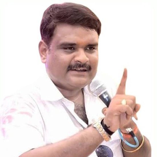 दरअसल 2019 में कन्नौज लोकसभा सीट पर डिंपल यादव को बीजेपी के सुब्रत पाठक ने 12 हजार से ज्यादा वोटों के अंतर से मात दी थी।  (Photo: Subrat Pathak Twitter)