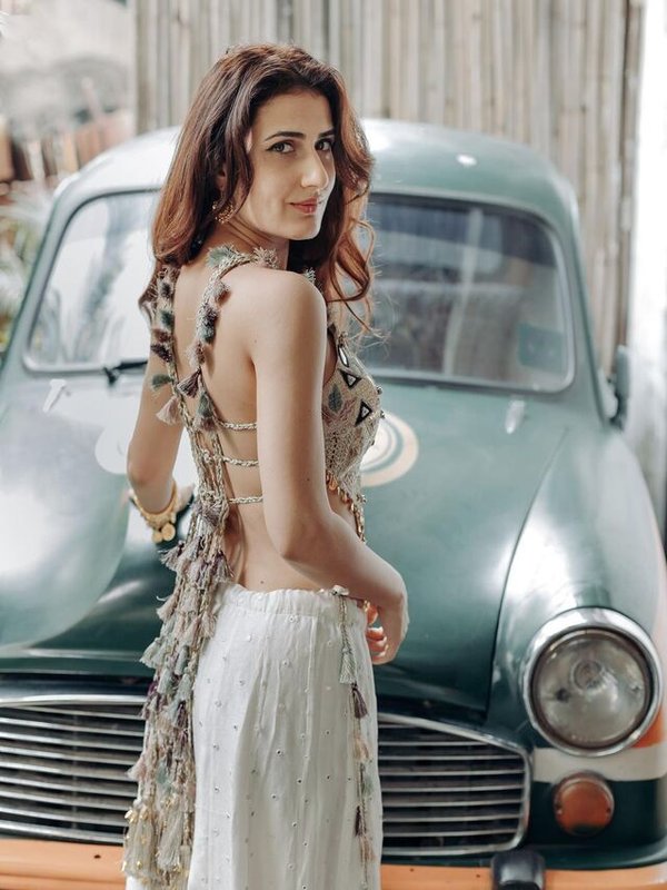 FATIMA SANA SHAIKH IS A BRAHMAN GIRL