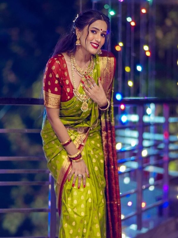 GARIMA CHAURASIA IN SOUTH INDIAN LOOK