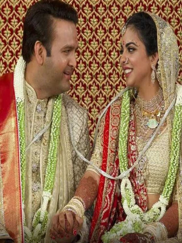 ISHA AMBANI BECOMES MOTHER OF TWINS