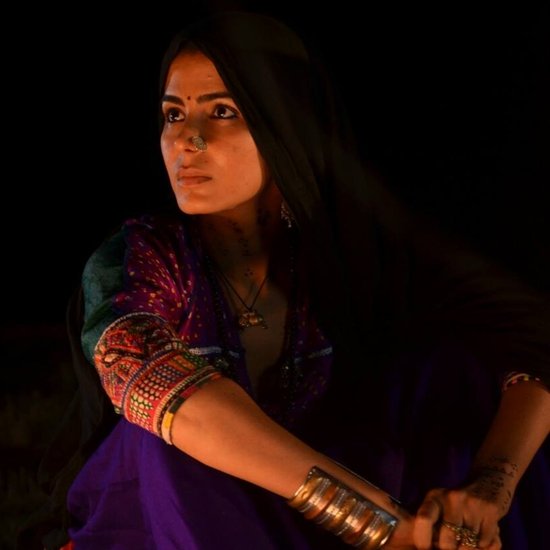 Bard Of Blood: वेब सीरीज बार्ड ऑफ ब्लड में कीर्ति का बहुत बड़ा रोल तो नहीं था लेकिन वह जन्नत नाम के किरदार में खूब पसंद की गई थीं। इस सीरीज में इमरान हाशमी के साथ उनका एक इंटीमेट सीन था।