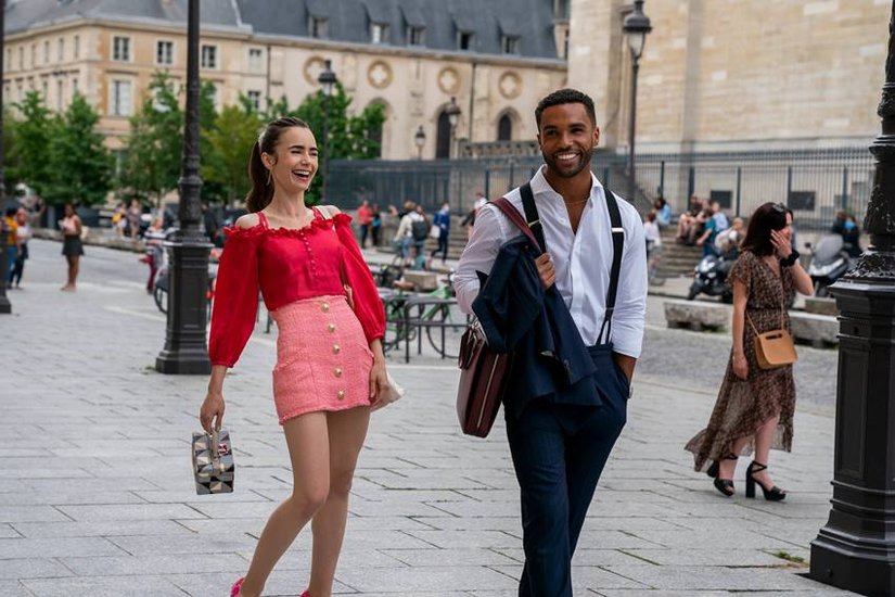 Emili In Paris: एमिली इन पेरिस की शूटिंग पेरिस के सबसे खूबसूरत कस्बे में वाइलफ्रेंचे में की गई थी। फ्रांस के दूसरे शहरों में भी इसके अंश फिल्माए गए थे।