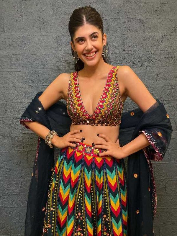 SANJANA SANGHI IN LEHENGA LOOK