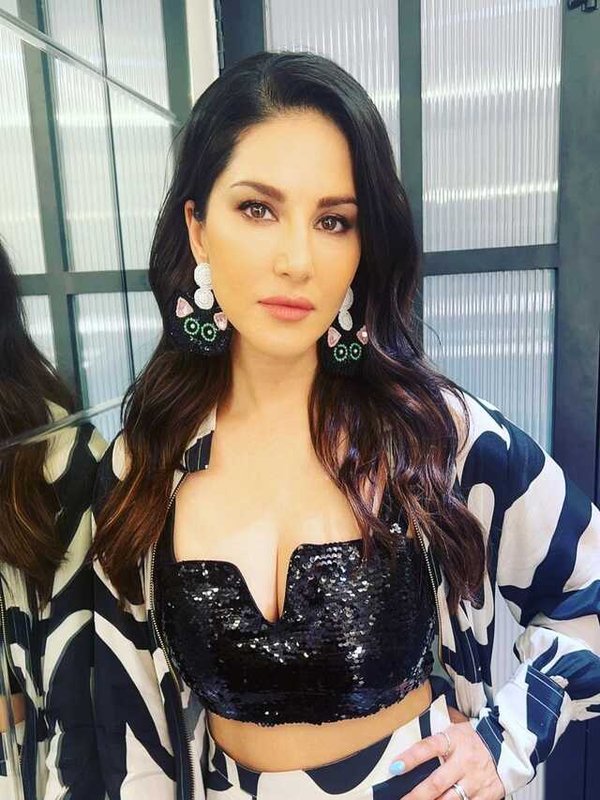 SUNNY LEONE IN DEEP NECK DESIGN