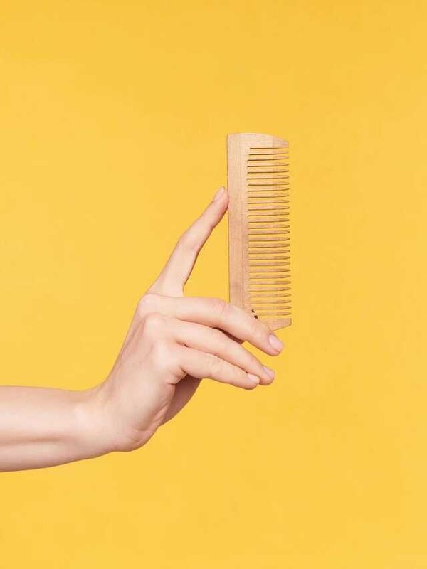 TIPS TO CLEAN COMB