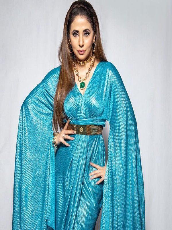 URMILA MANTONDKAR - INSPIRATIONAL LOOKS