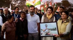 Bharat Jodo Yatra: मध्य प्रदेश के खरगोन में टी-ब्रेक के दौरान भारत जोड़ो यात्रा में मची भगदड़, नीचे गिरे कांग्रेस महासचिव दिग्विजय सिंह