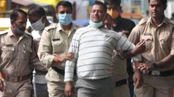 UP : गाड़ी पलटने के बाद एनकाउंटर में ढेर किए गए गैंगस्टर विकास दुबे और करीबियों की दस करोड़ की संपत्ति जब्त