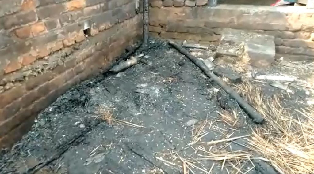 महिला ने छेड़खानी कर रहे शख्स के खिलाफ पुलिस से शिकायत की थी। (फोटो : वीडियो स्क्रीन शॉट Twitter)