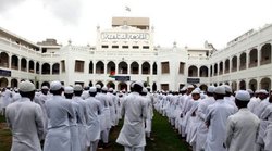 UP News: अवैध कब्जे वाली वक्फ प्रॉपर्टी पर बनेंगे स्कूल, मदरसा के छात्र बन सकेंगे IAS, बोले अल्पसंख्यक कल्याण मंत्री धर्मपाल सिंह