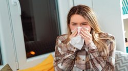 Nose Bleeding in Winter: सर्दी जुकाम है और नाक से खून आ रहा है तो इस बीमारी के हो सकते हैं संकेत, जानिए कैसे करें बचाव