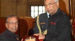 Braj Kishore Dubey Death: गमछे से बंधा था पैर, पानी के टब में डूबा था सिर; संदिग्ध हालत में मिली भोजपुरी गीतकार ब्रज किशोर दुबे की लाश