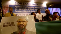 Qatar invites Zakir Naik: मुंबई के डॉक्टरों के परिवार में पैदा हुए जाकिर नाइक को भारत सरकार ने क्यों घोषित किया है भगोड़ा, आतंकवाद से क्यों जुड़ता है नाम?