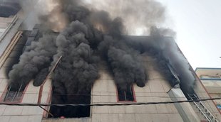 Delhi Fire, Delhi Fire News Today, Fire in Narela Plastic Factory