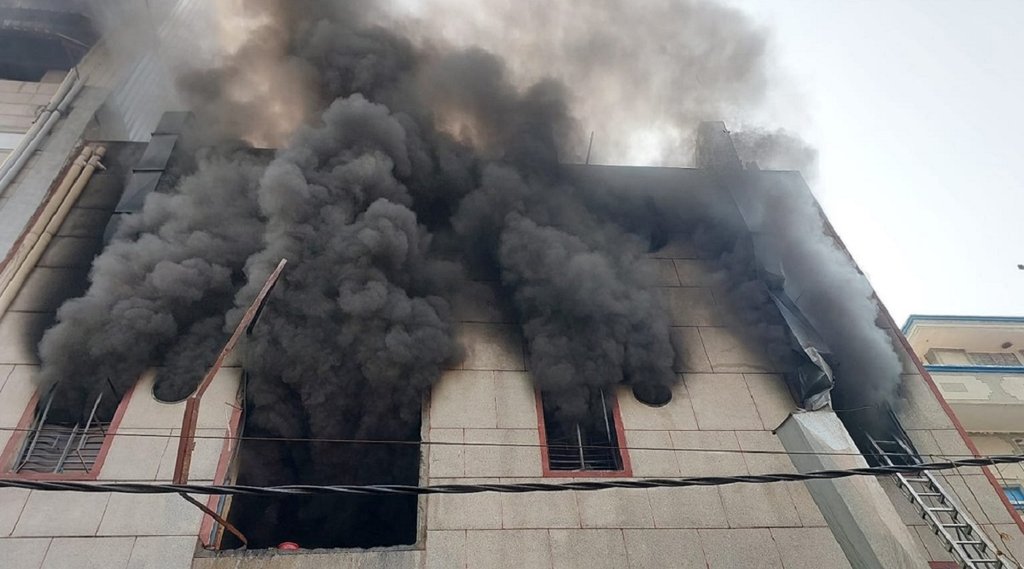Delhi Fire, Delhi Fire News Today, Fire in Narela Plastic Factory Delhi Fire, Delhi Fire News Today, Fire in Narela Plastic Factory