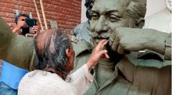 Chhattisgarh: संघ प्रमुख मोहन भागवत की उपस्थिति भाजपा नेता दिलीप सिंह जूदेव की प्रतिमा का हुआ अनावरण, आदिवासियों की ‘घर वापसी’ कराने के लिए चर्चित थे जूदेव