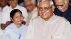 जब ममता बनर्जी के घर जाकर अटल ब‍िहारी वाजपेयी ने वापस करवाया था टीएमसी सुप्रीमो का इस्‍तीफा