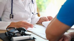 Blood Pressure Symptoms: 30 साल की उम्र में ब्लड प्रेशर कितना होना चाहिए? जानिये इस उम्र में हाई बीपी की पहचान कैसे करें