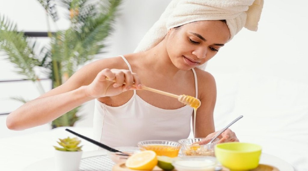 honey for skin care, skin care tips, winter care
