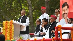 Mainpuri Bypoll: यूपी में बीजेपी ने कुछ नहीं किया…, अखिलेश यादव ने पैर छुए तो बदले शिवपाल के सुर, मैनपुरी उपचुनाव में की डिंपल के लिए एक होने की अपील