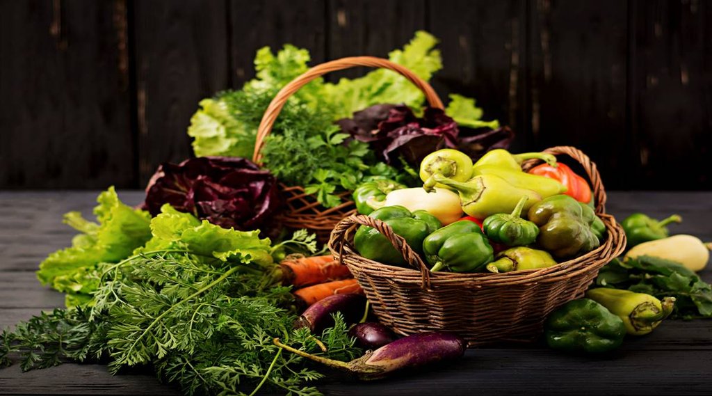 Healthy Foods For Winters, Winter Food, winter healthy vegetables, Spinach Carrot Beetroot,