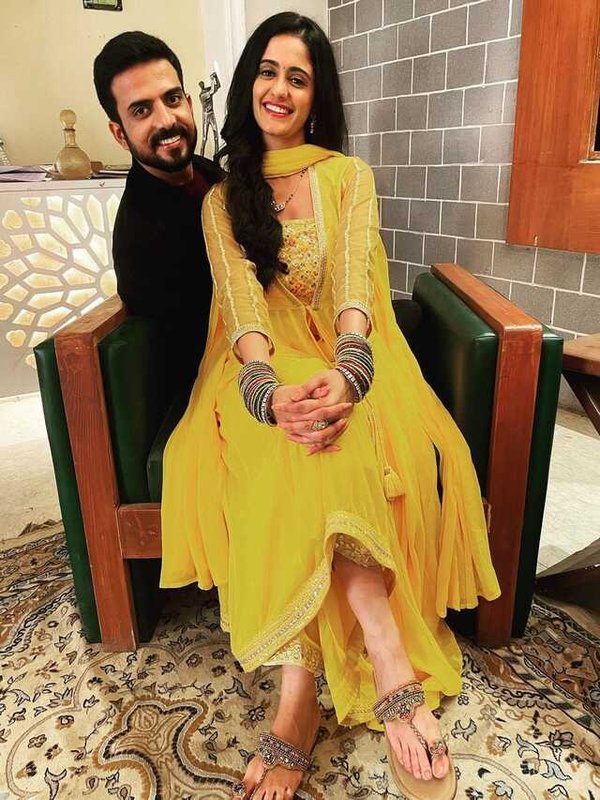 AYESHA SINGH PARTY WITH CO-STAR