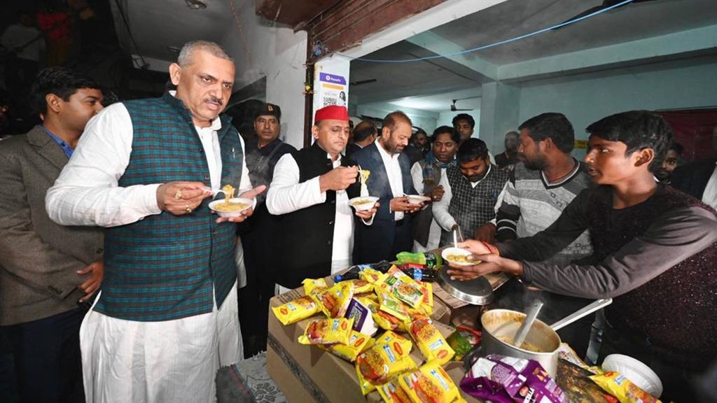 Akhilesh Yadav Viral Photo| Akhilesh VS BJP| Akhilesh Yadav| Akhilesh Yadav Trending| Akhilesh Yadav Maggie|