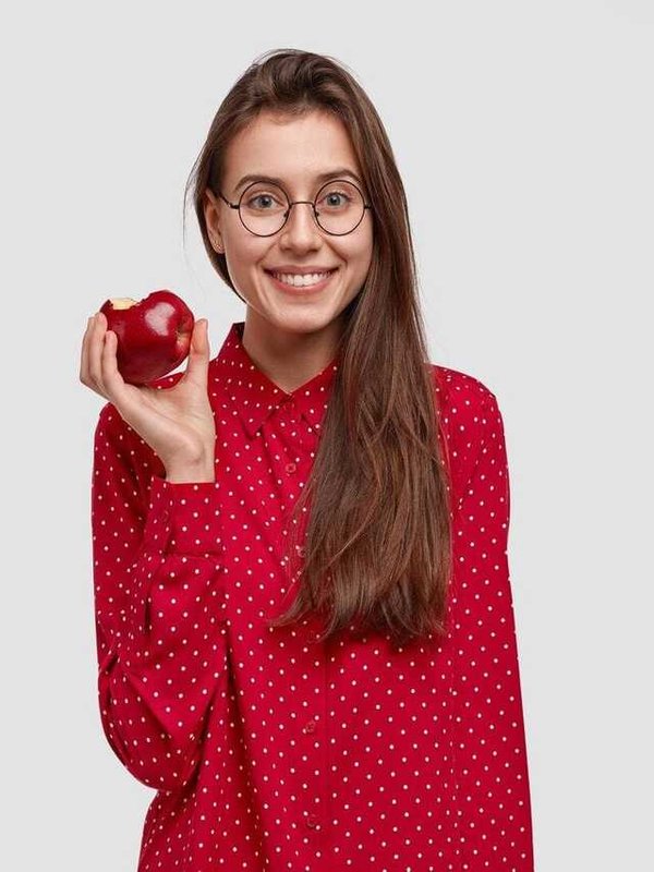 BENEFITS OF EATING APPLE IN WINTERS