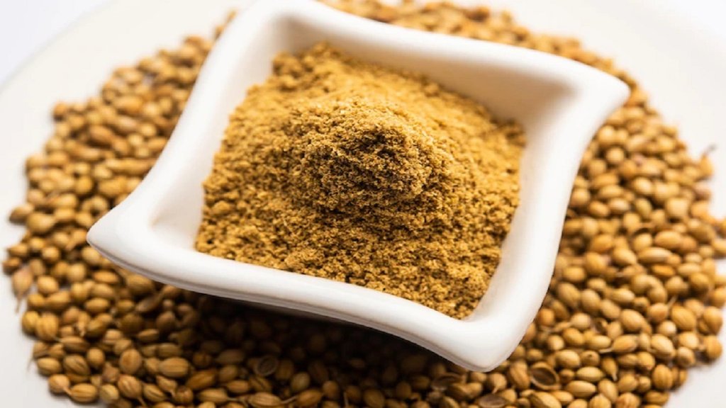  How to use coriander for thyroid: थायराइड को कंट्रोल करने के लिए धनिया का पानी का इस्तेमाल रात में पानी में भिगो कर करें। photo-freepik