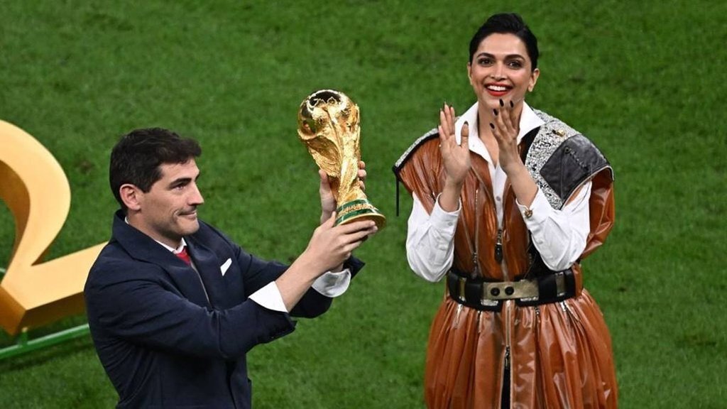Deepika FIFA World cup Viral Photo| Deepika Viral Photo| Deepika Jansatta|Deepika Hindi News| Deepika Fifa World Cup|