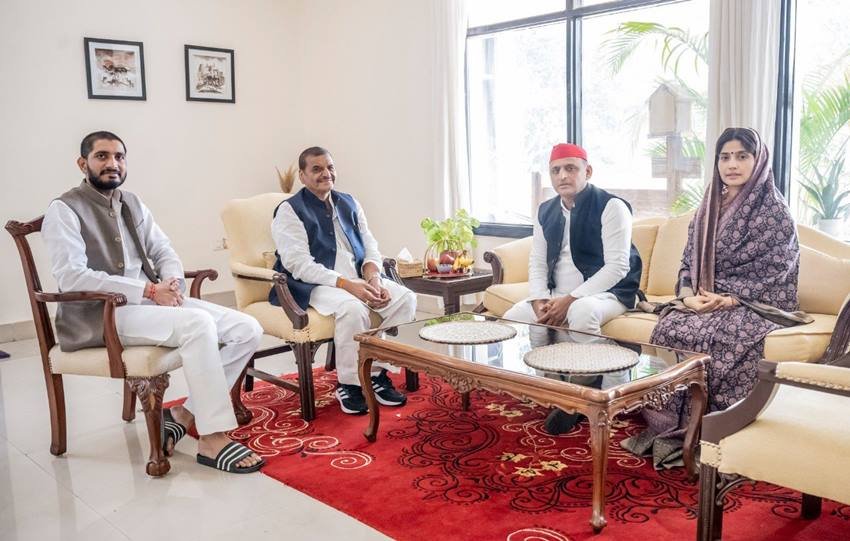 इस चुनाव में कई मौकों पर अखिलेश, शिवपाल और रामगोपाल एक साथ दिखे। शिवपाल और रामगोपाल में लंबे समय से तल्खी बनी हुई थी। (Photo: Shivpal Yadav Twitter)
